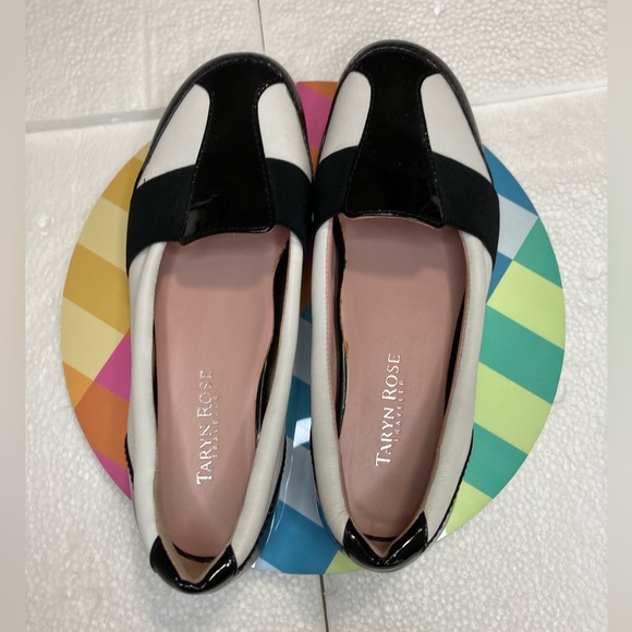 Taryn Rose traveler woman’s shoe. Size 6 - Picture 12 of 13